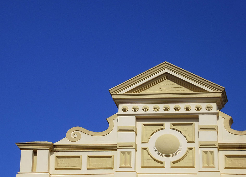 facade of an old building masonry maintenance